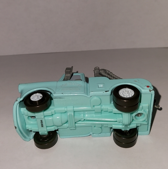 Disney/Pixar Cars 2 Mattel Tow Mater Supercharged Blue Die-cast - Picture 5 of 6